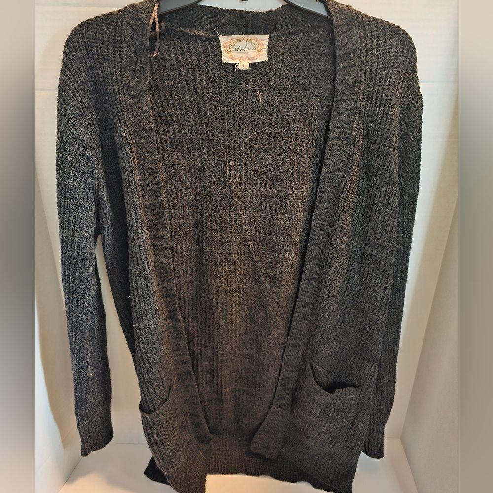 Cute lightweight juniors cardigan sweater size large